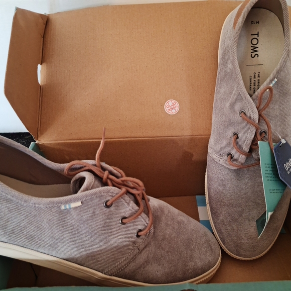 Men's Toms, Carlo style, size 12, light grey denim,new with tags in box, laced - Picture 3 of 5